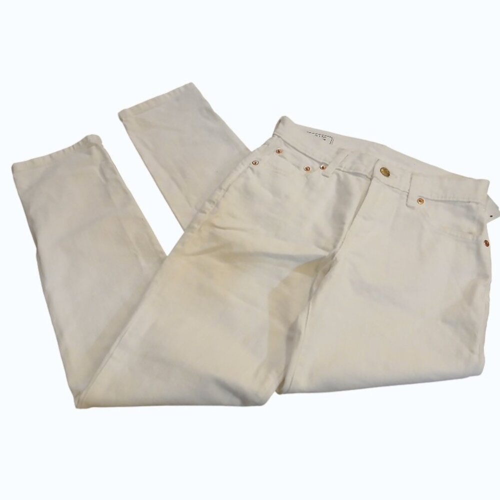 GAP Girlfriend Mid-Rise White Denim Jeans - Like New - Picture 7 of 14